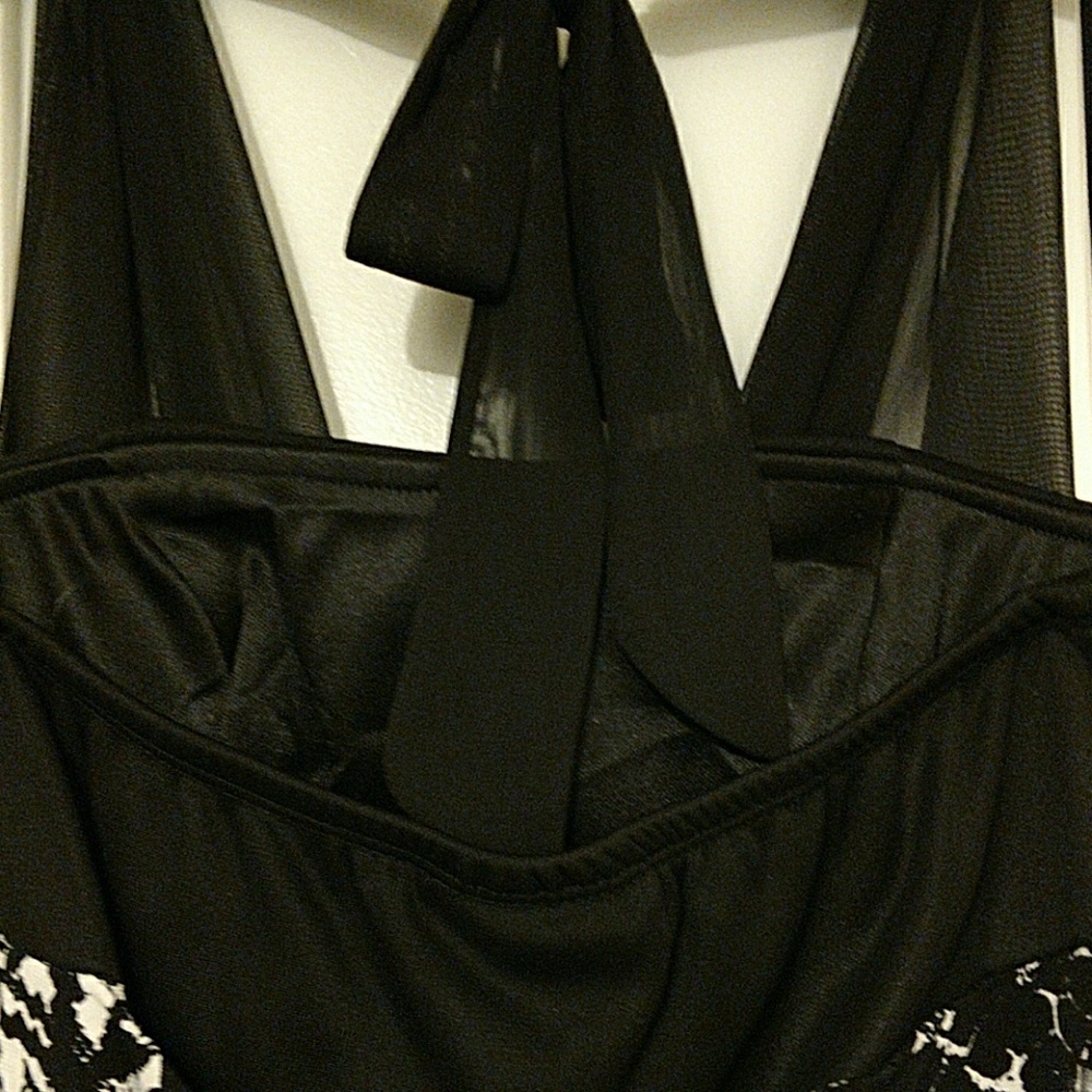 Dress - Picture 3 of 4